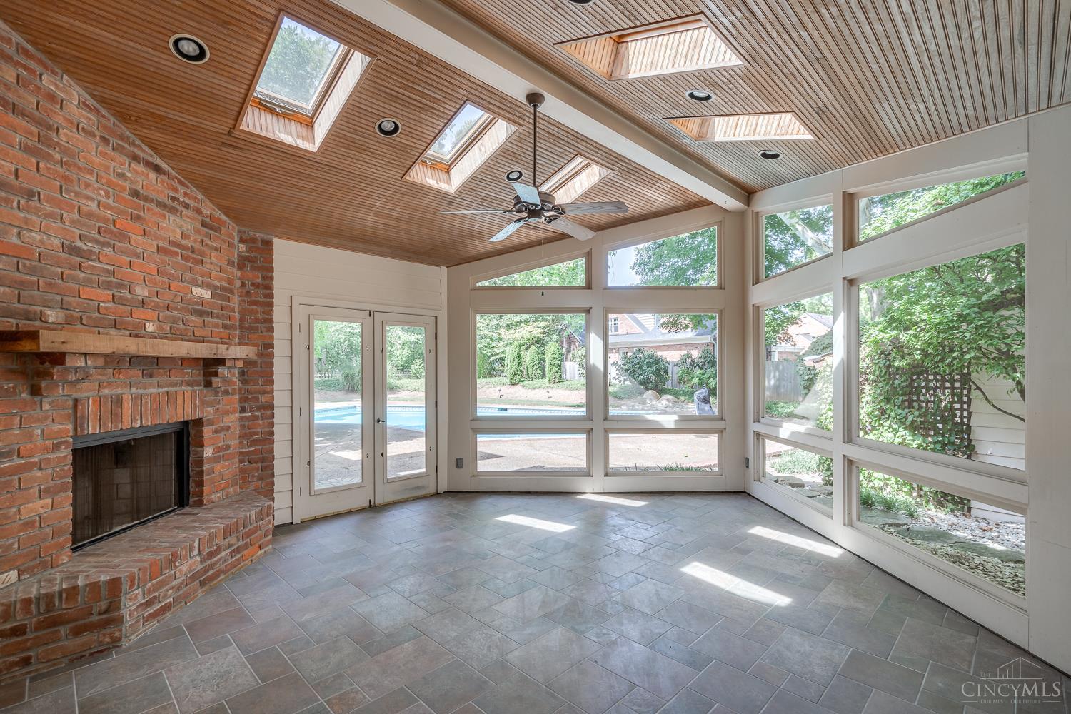 4 Lexington Circle