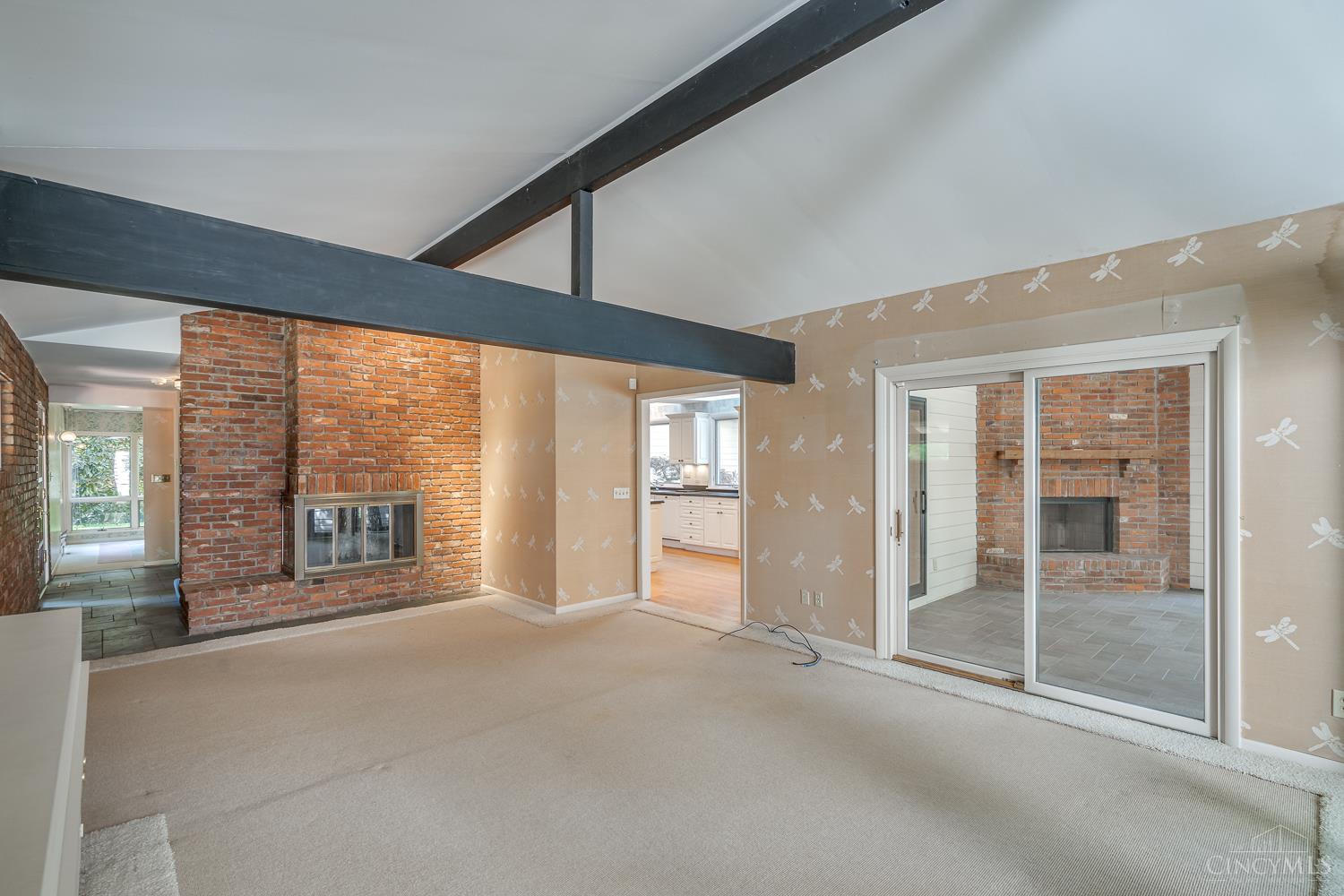 4 Lexington Circle