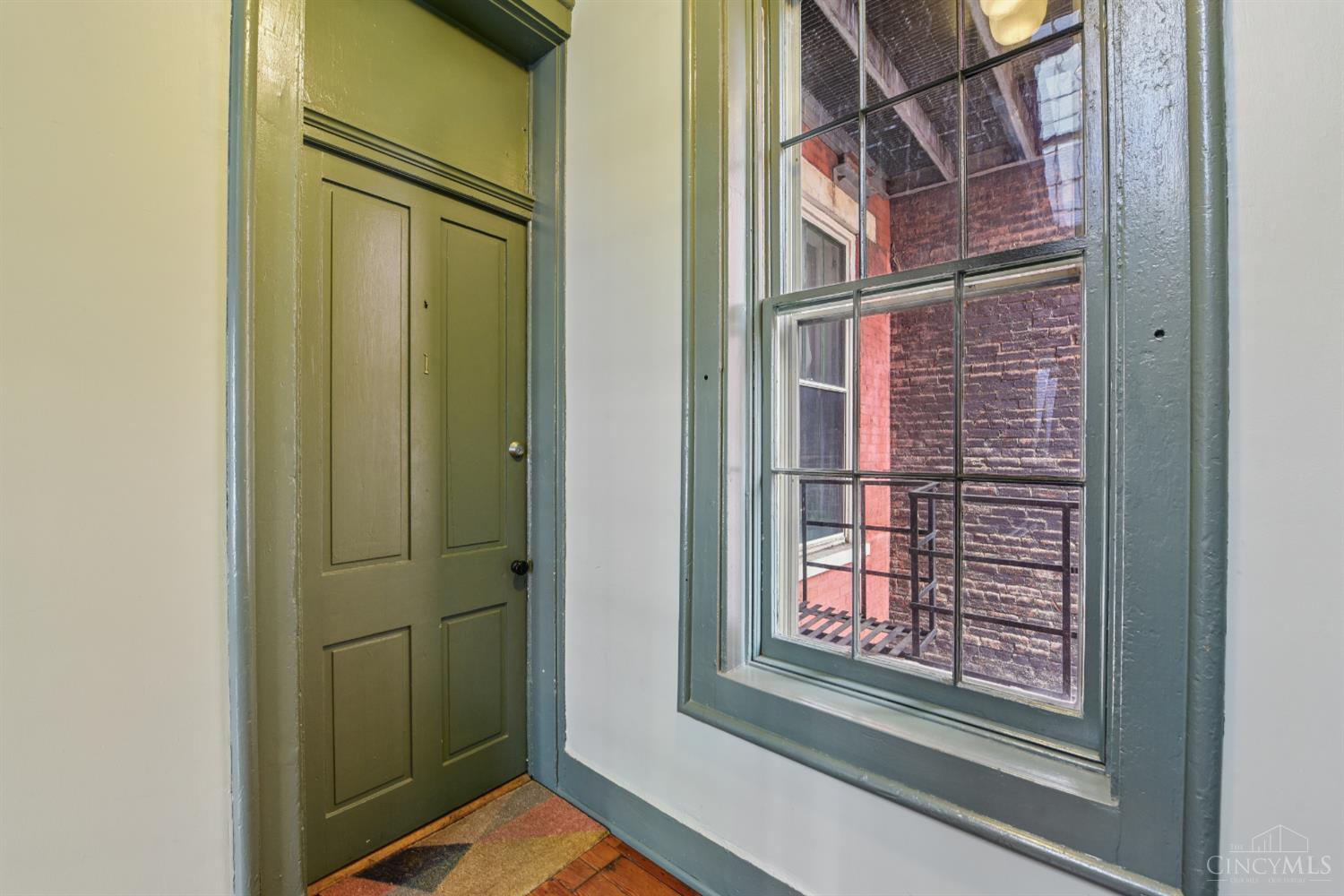 1427 Main Street 1