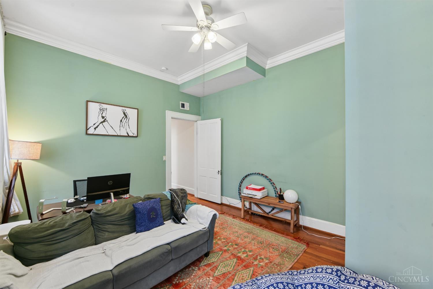 1427 Main Street 1