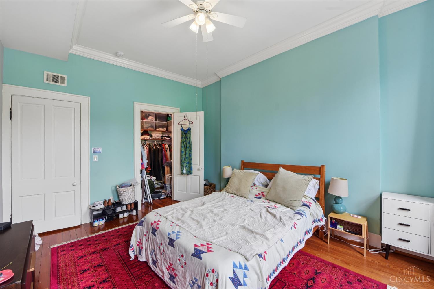 1427 Main Street 1