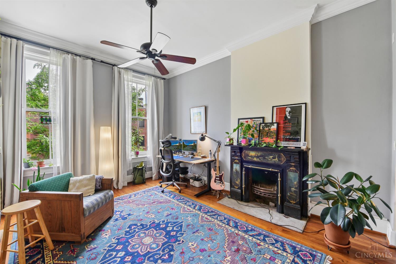 1427 Main Street 1