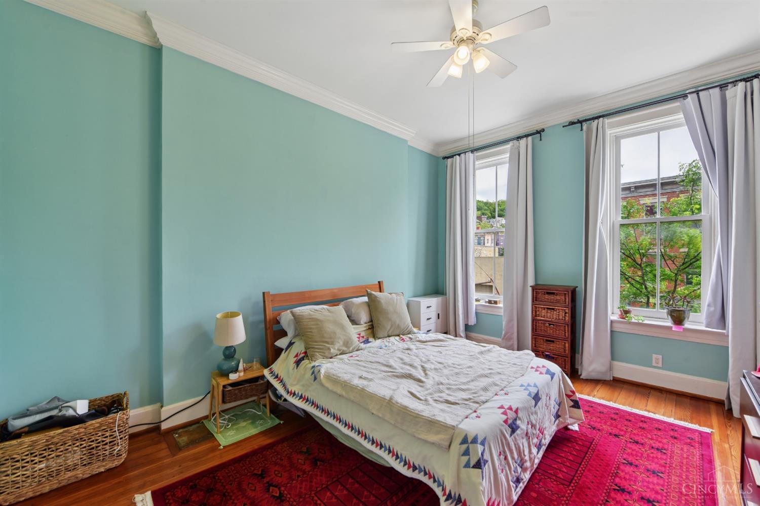 1427 Main Street 1