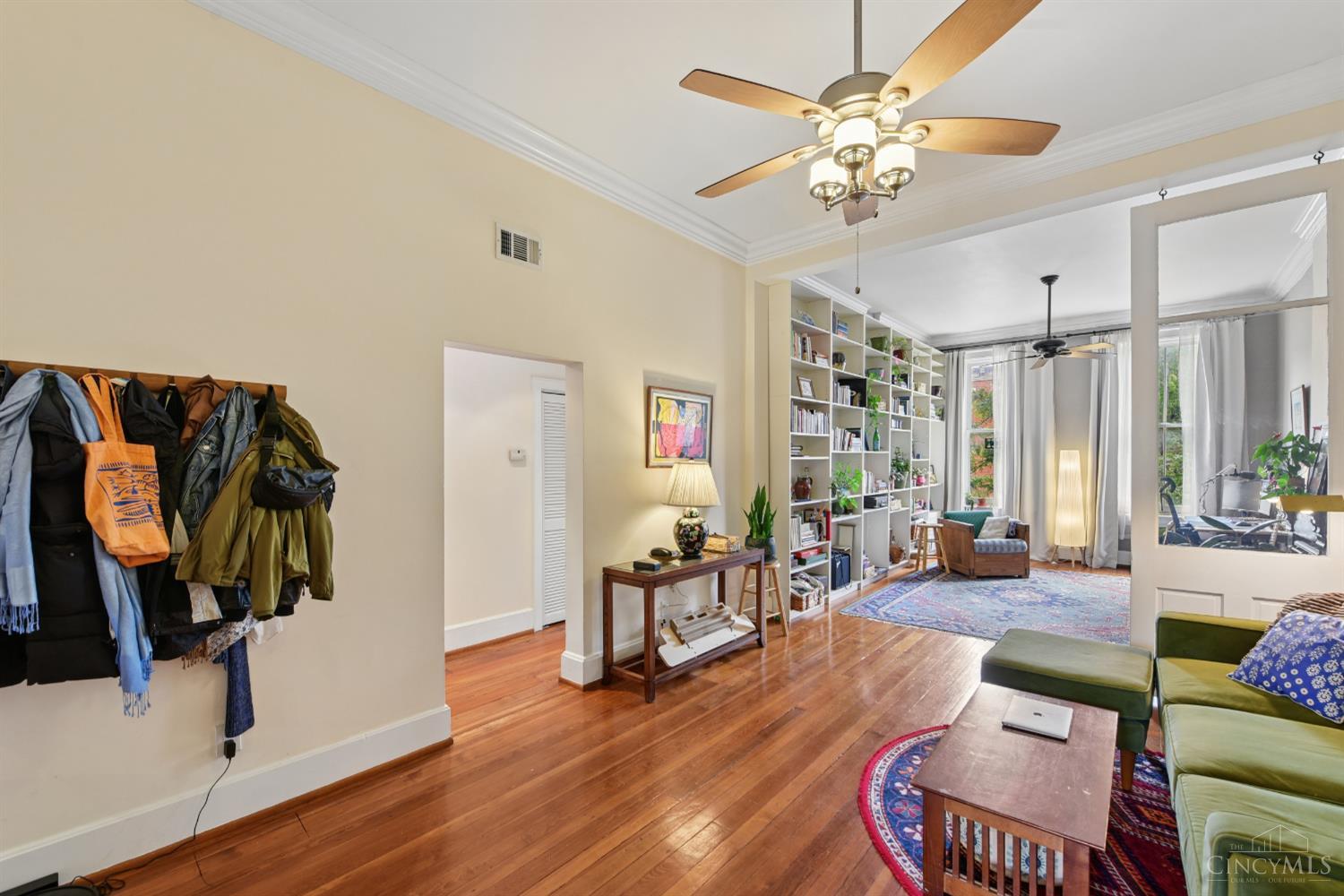 1427 Main Street 1