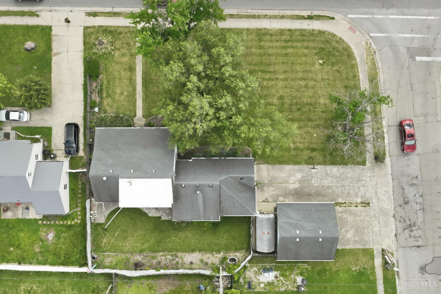 1290 Main Street