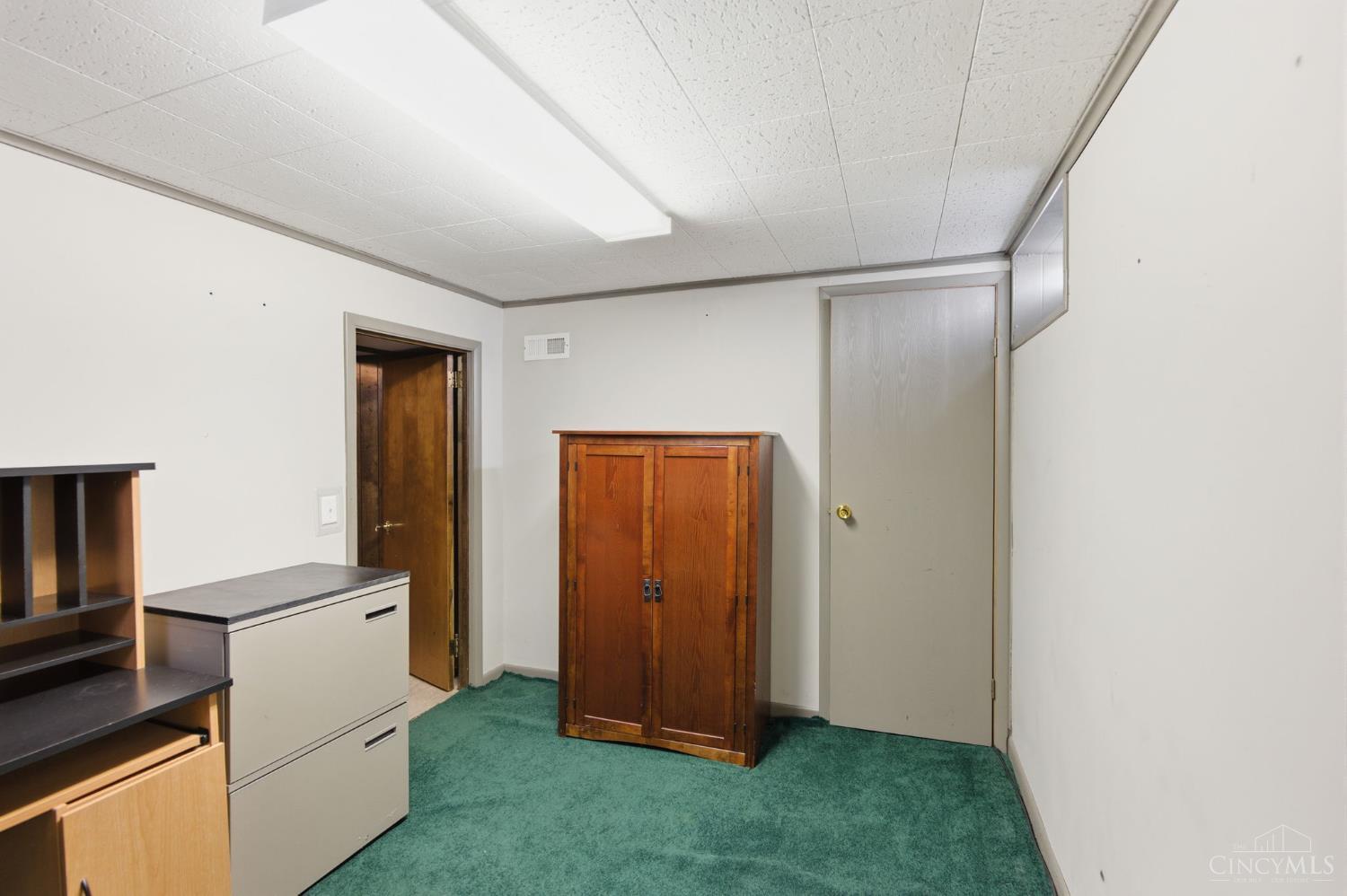 1290 Main Street