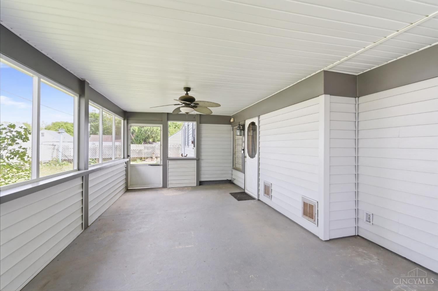 1290 Main Street
