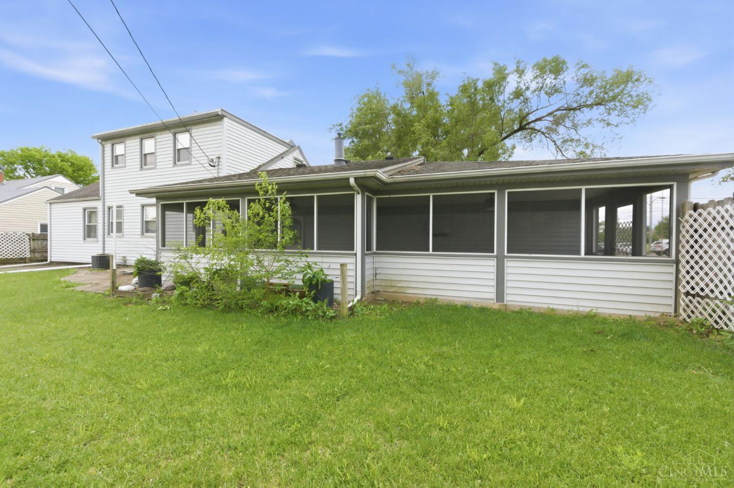 1290 Main Street