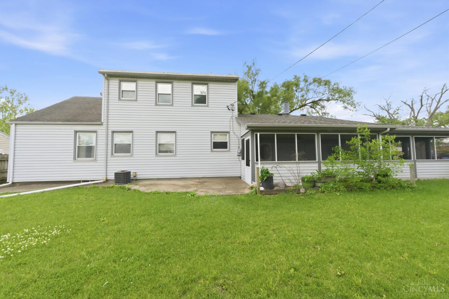 1290 Main Street