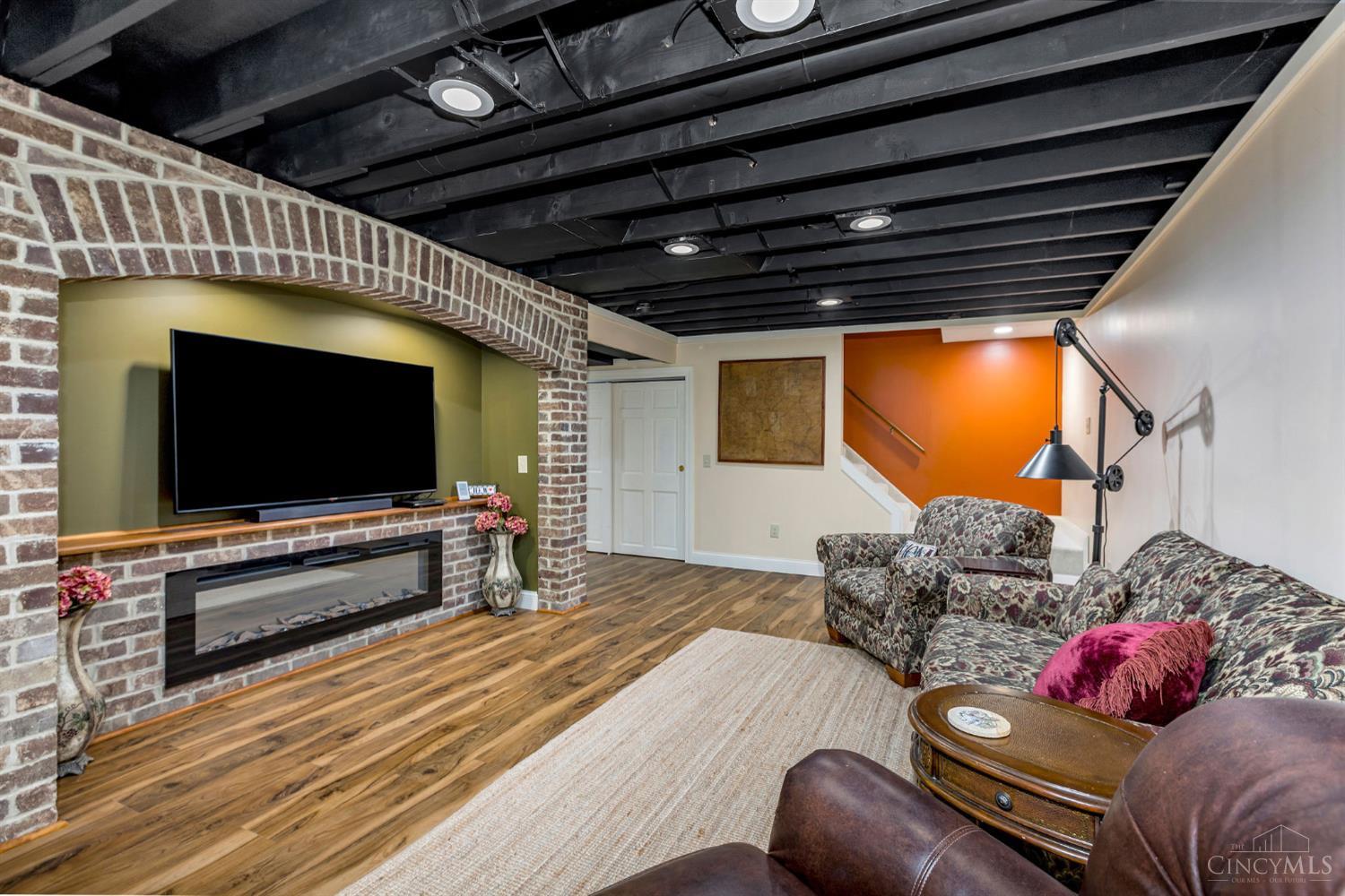 5969 Oakland Gardens Court