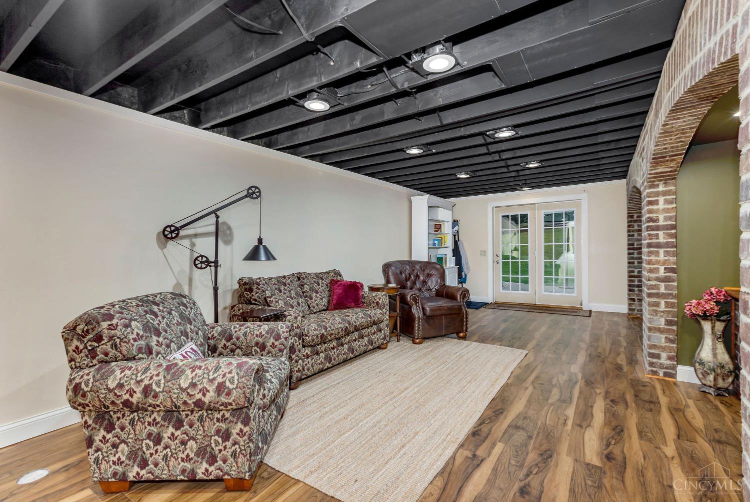 5969 Oakland Gardens Court