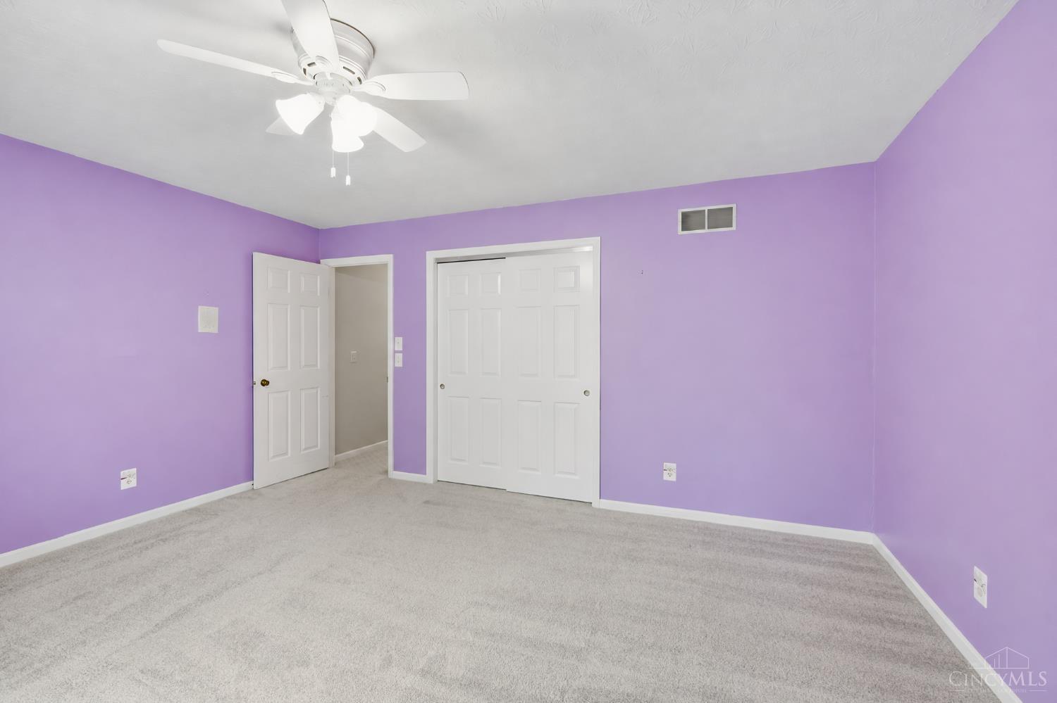 9486 Oakhurst Court