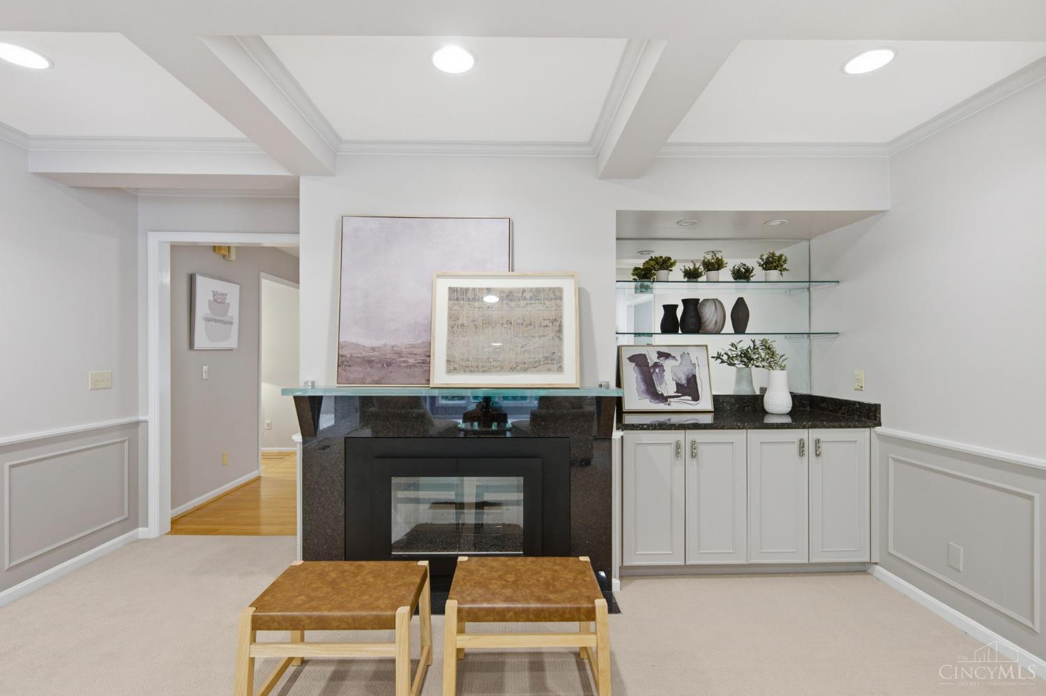 9486 Oakhurst Court