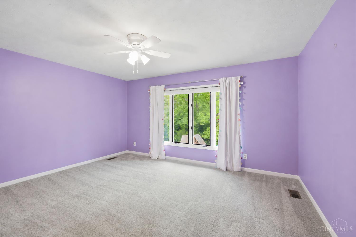 9486 Oakhurst Court