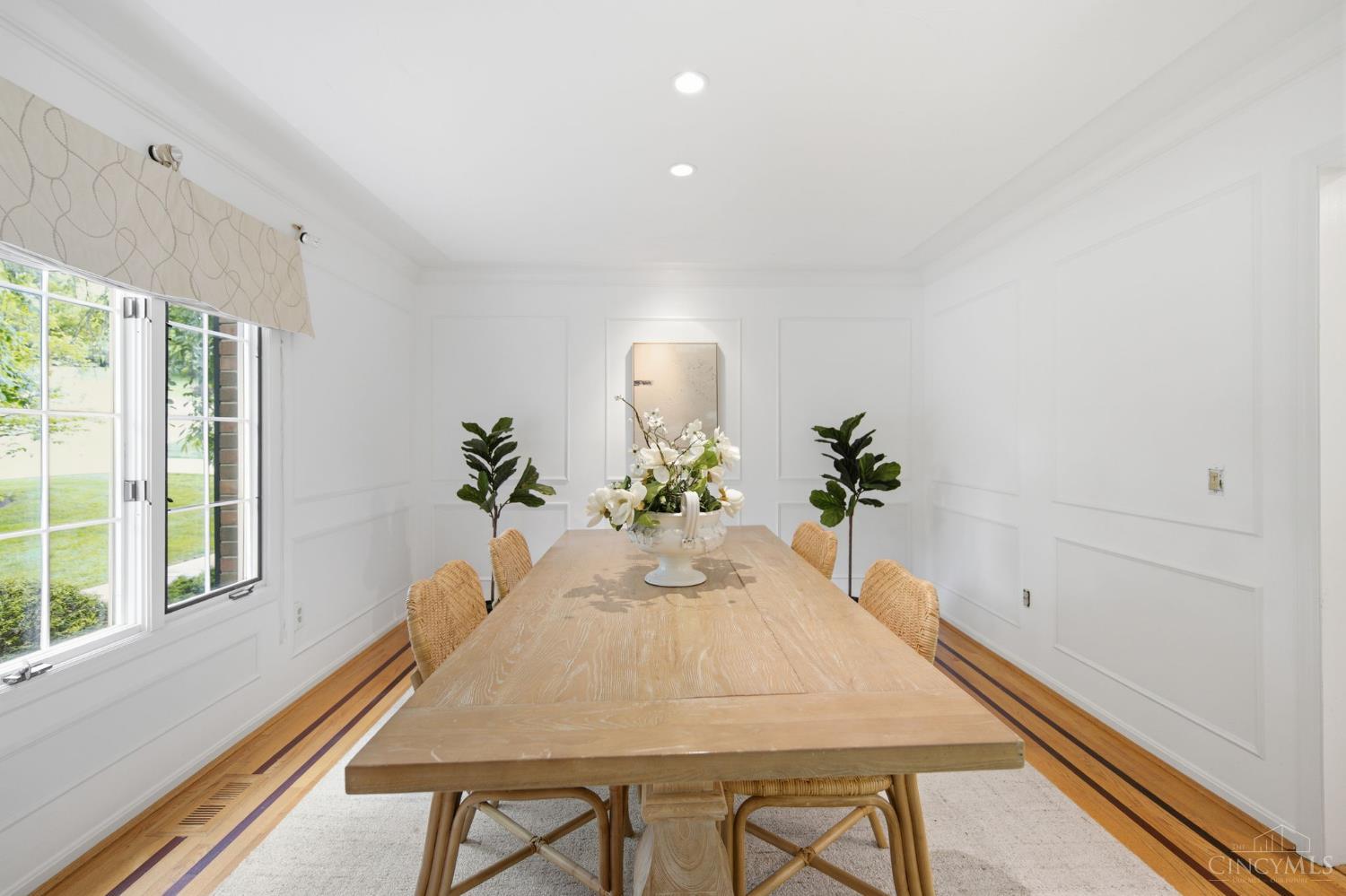 9486 Oakhurst Court