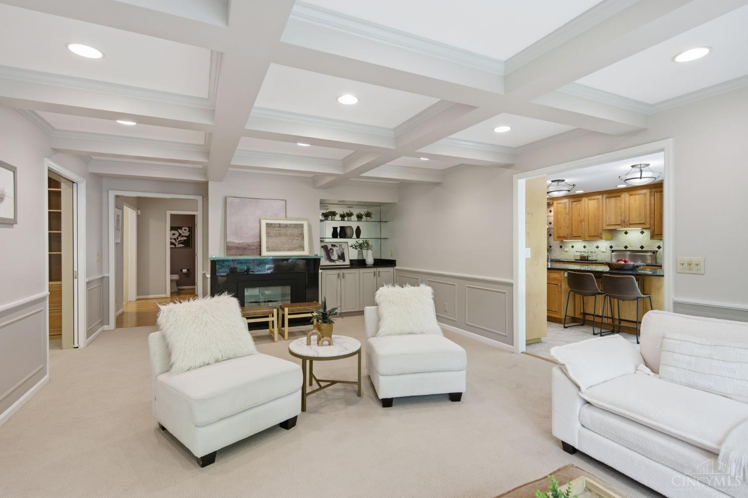 9486 Oakhurst Court