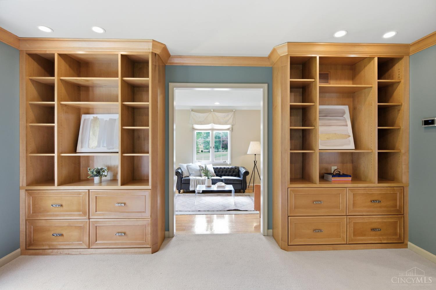 9486 Oakhurst Court