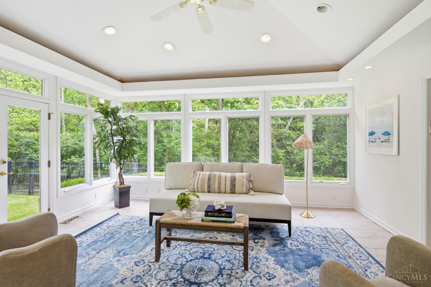 9486 Oakhurst Court