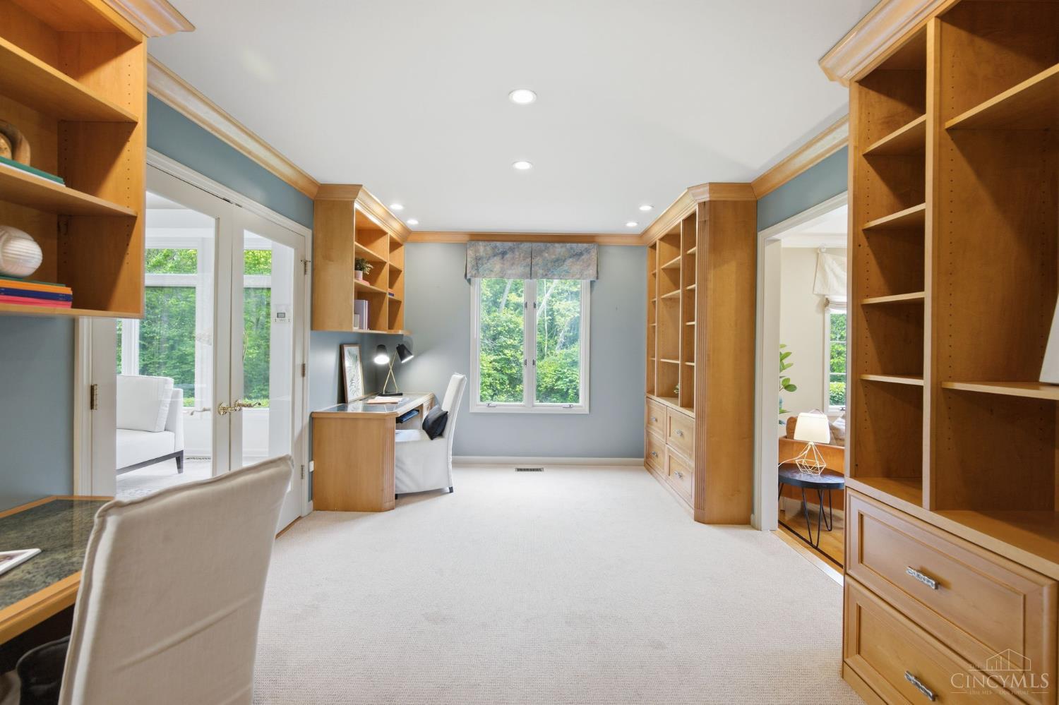 9486 Oakhurst Court