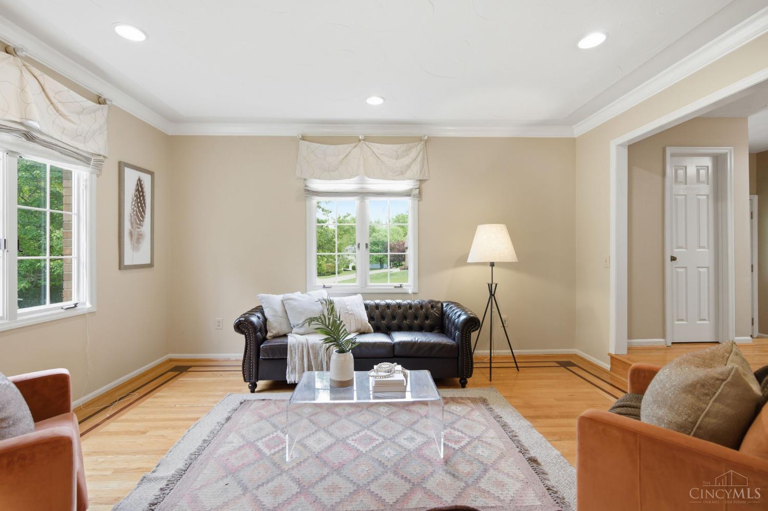 9486 Oakhurst Court