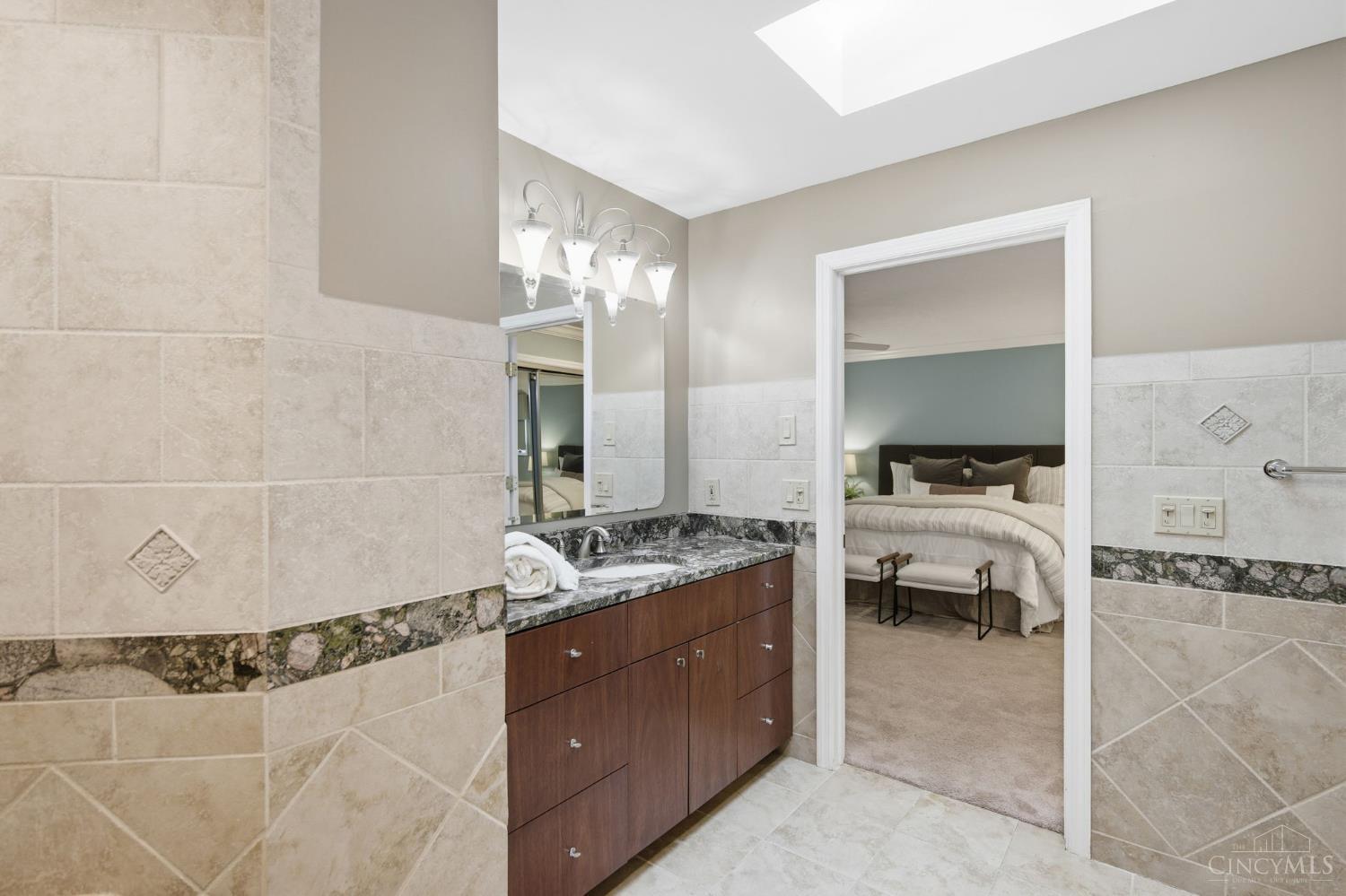 9486 Oakhurst Court