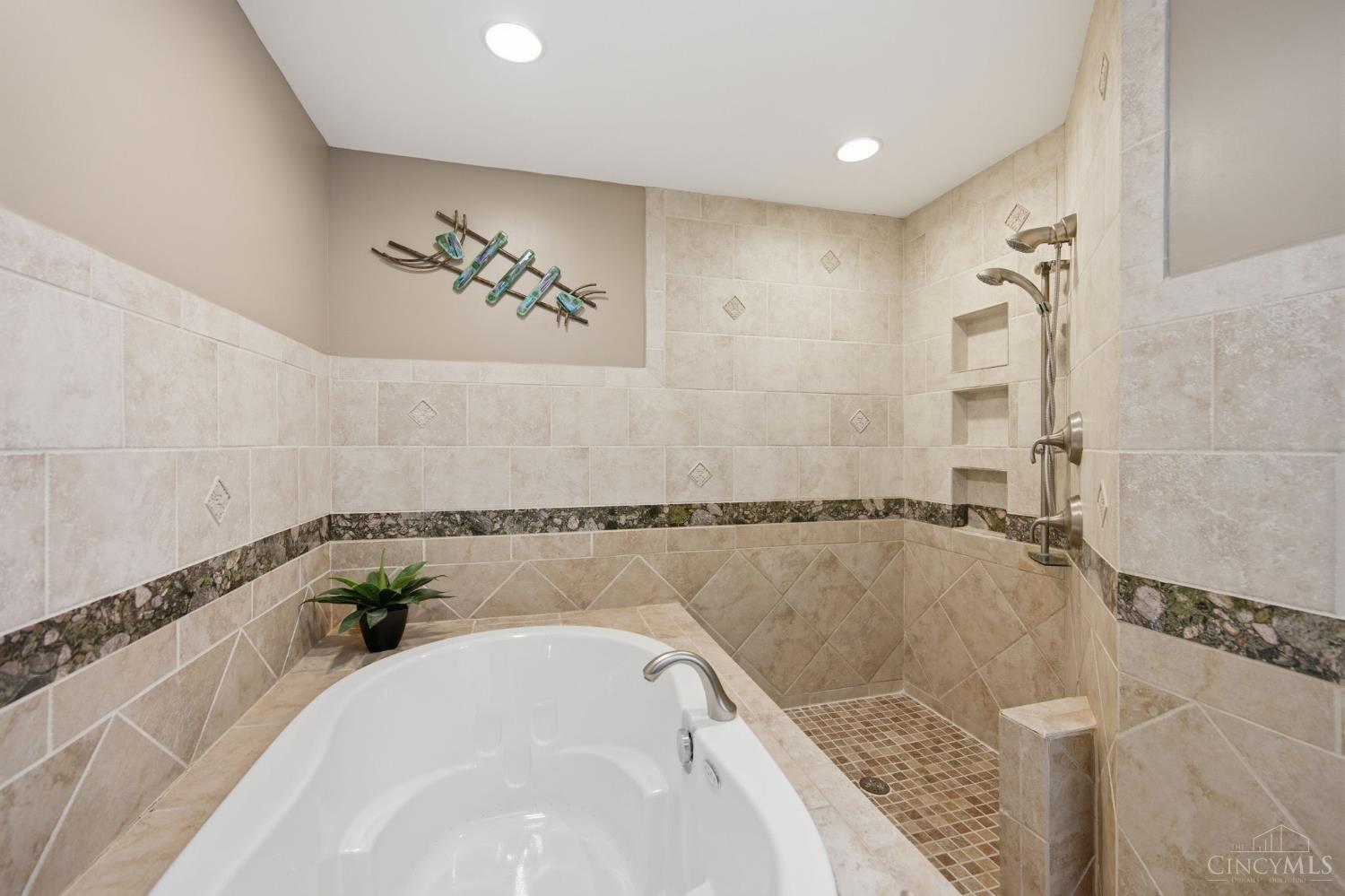 9486 Oakhurst Court