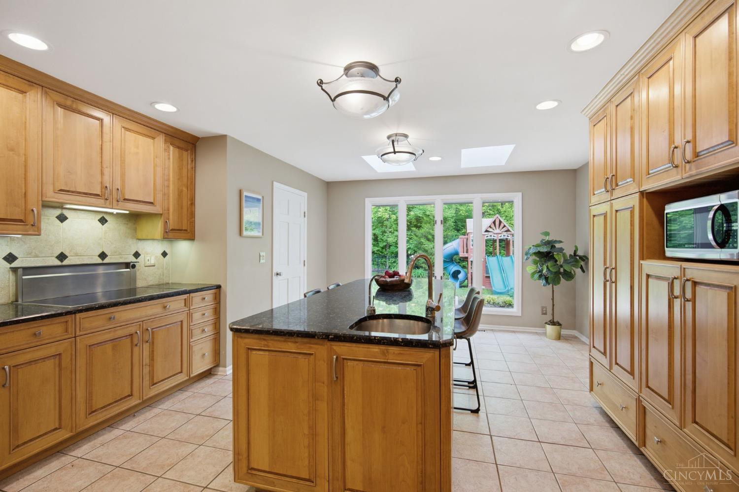 9486 Oakhurst Court