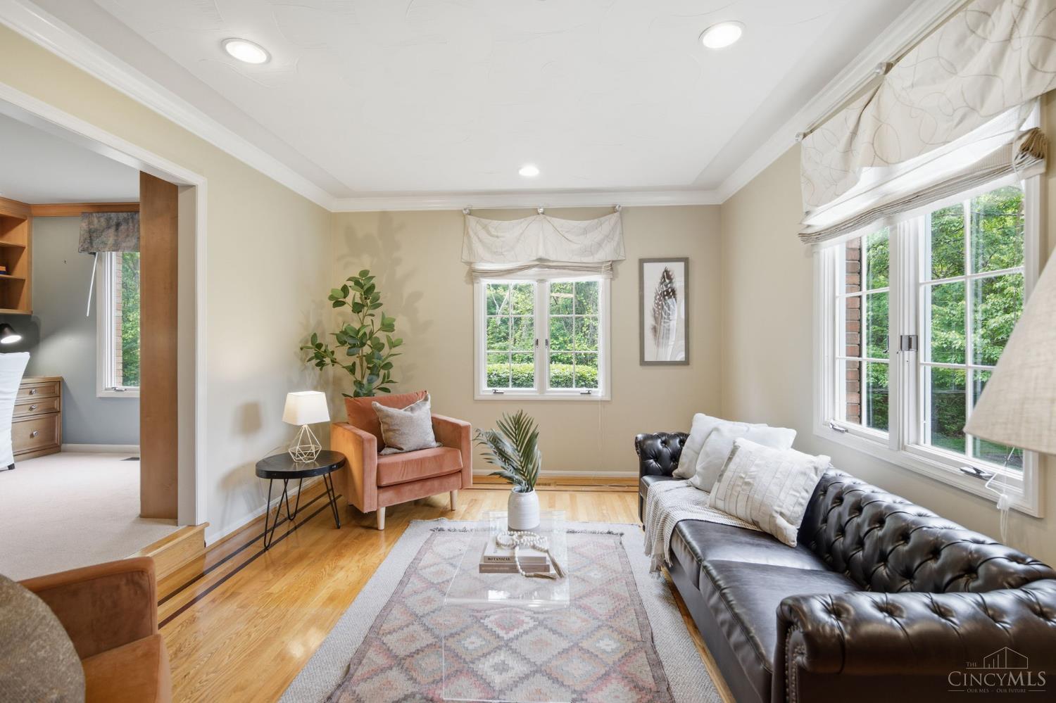 9486 Oakhurst Court