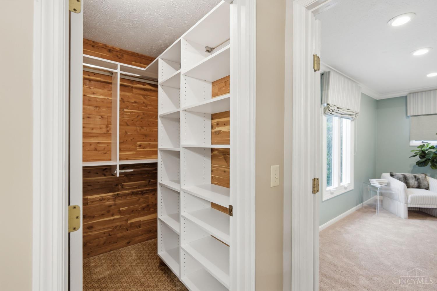 9486 Oakhurst Court