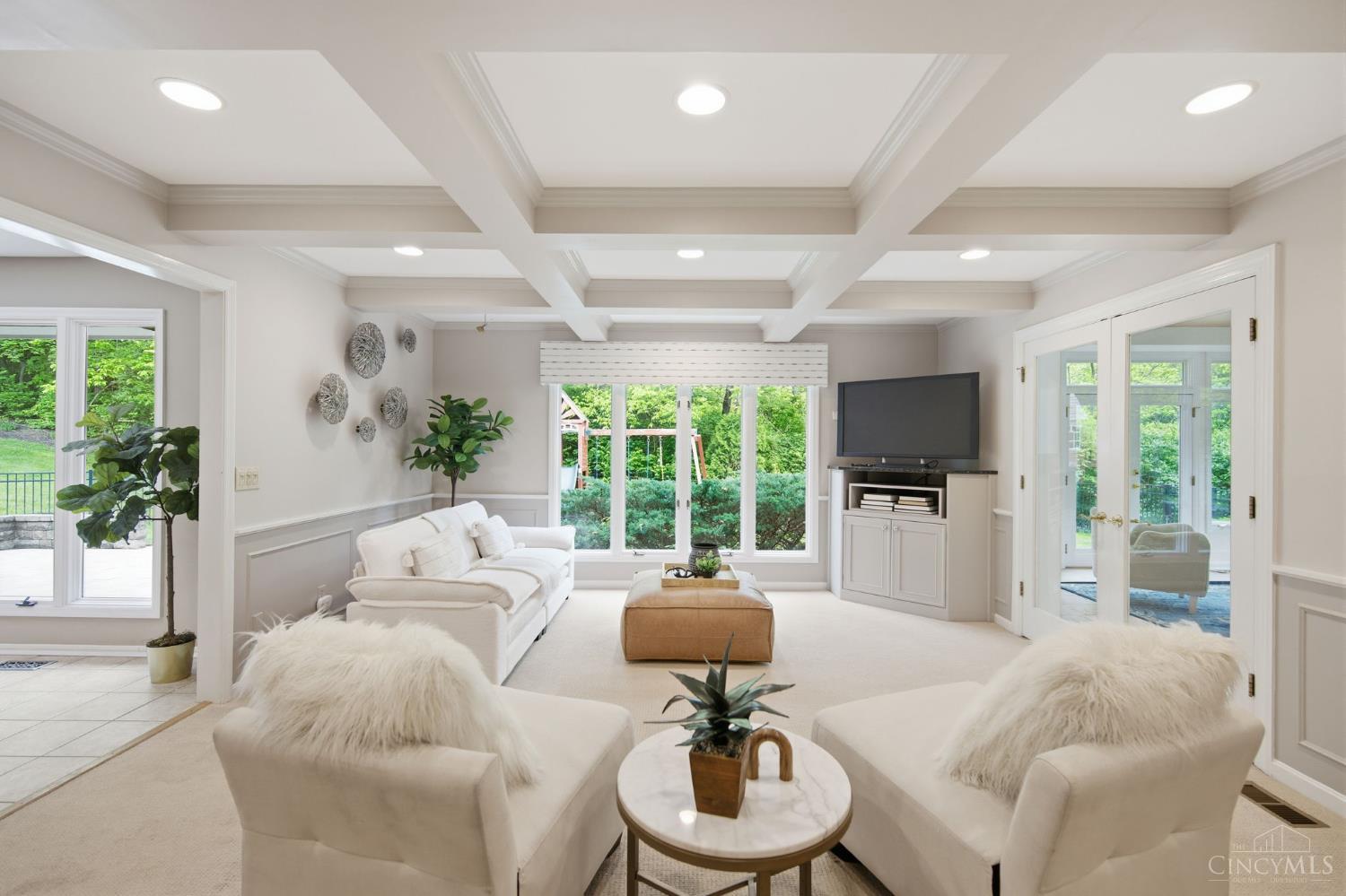 9486 Oakhurst Court