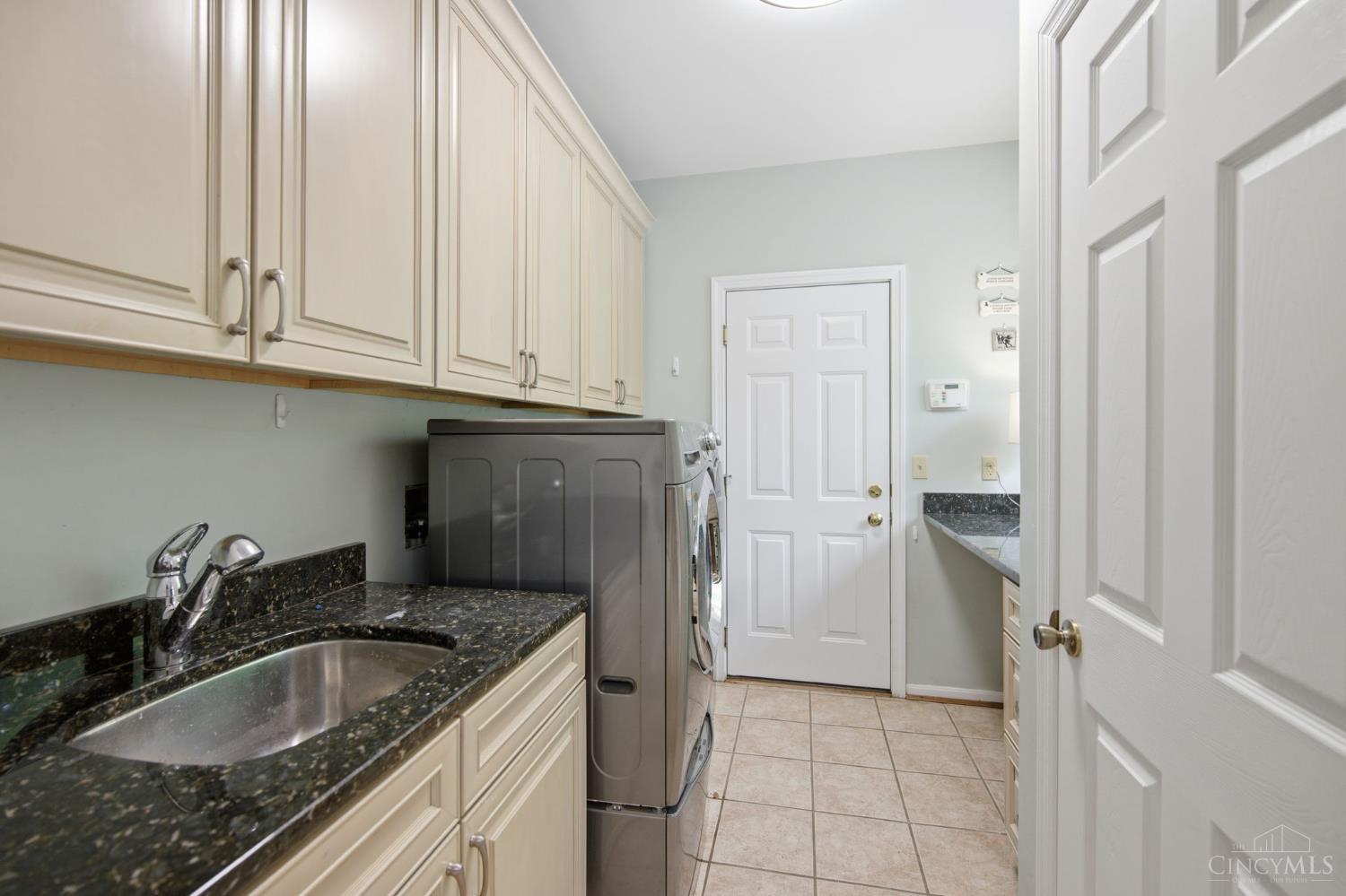 9486 Oakhurst Court
