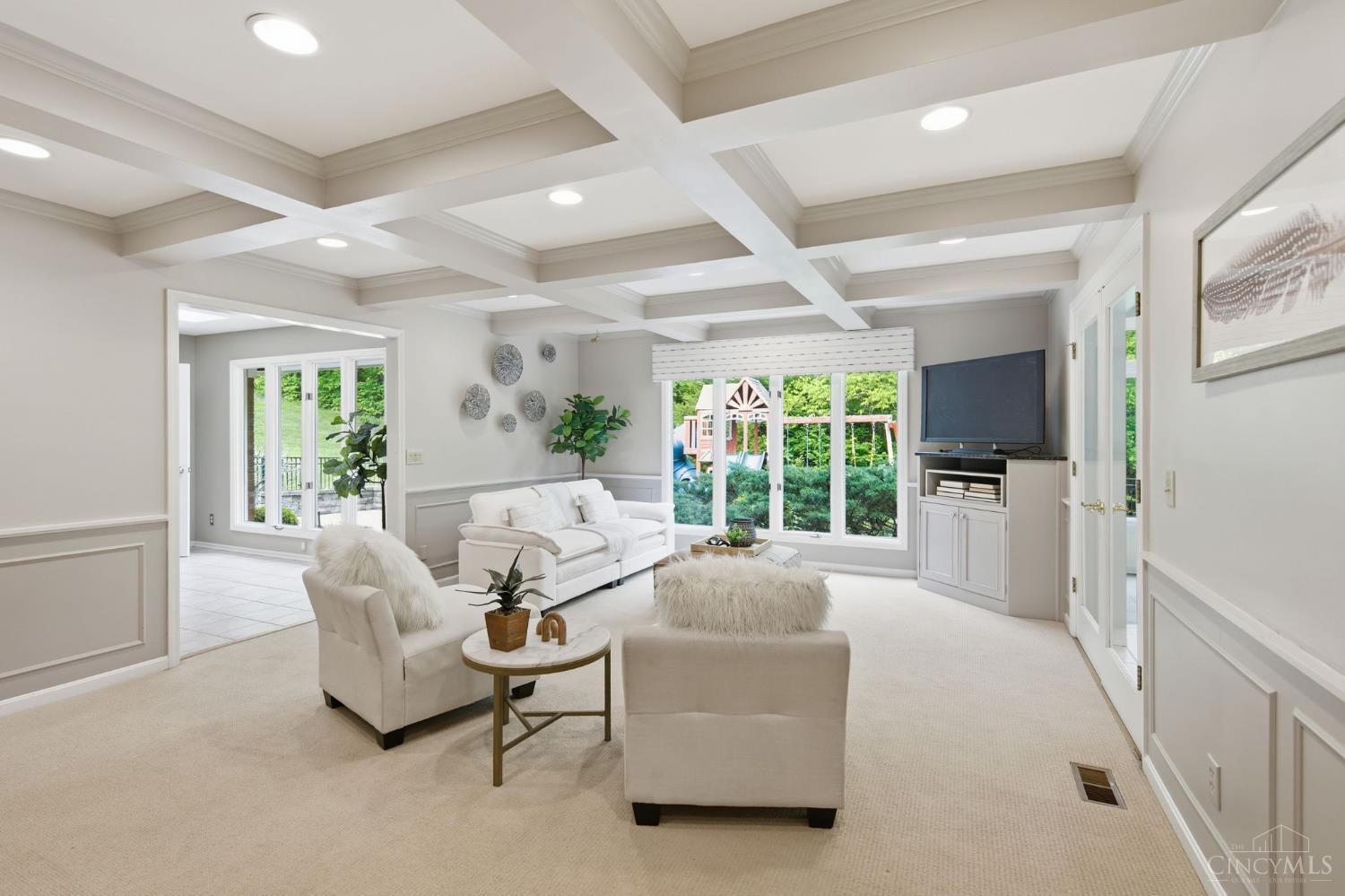 9486 Oakhurst Court