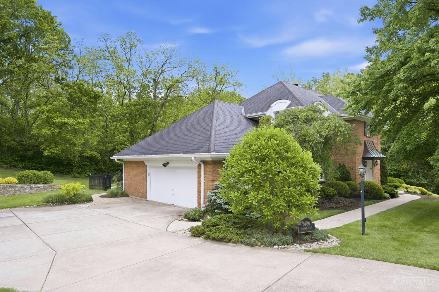 9486 Oakhurst Court