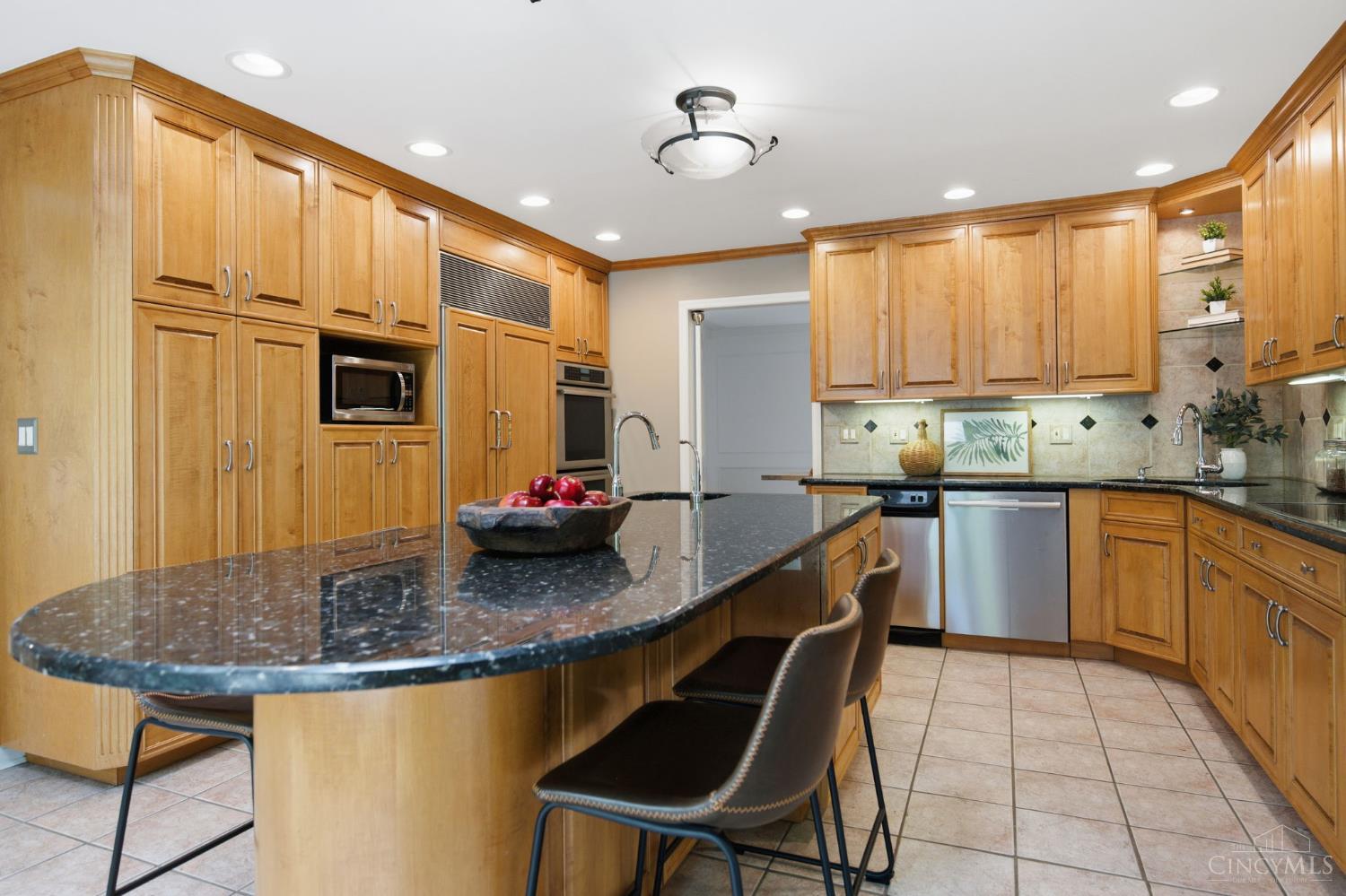 9486 Oakhurst Court
