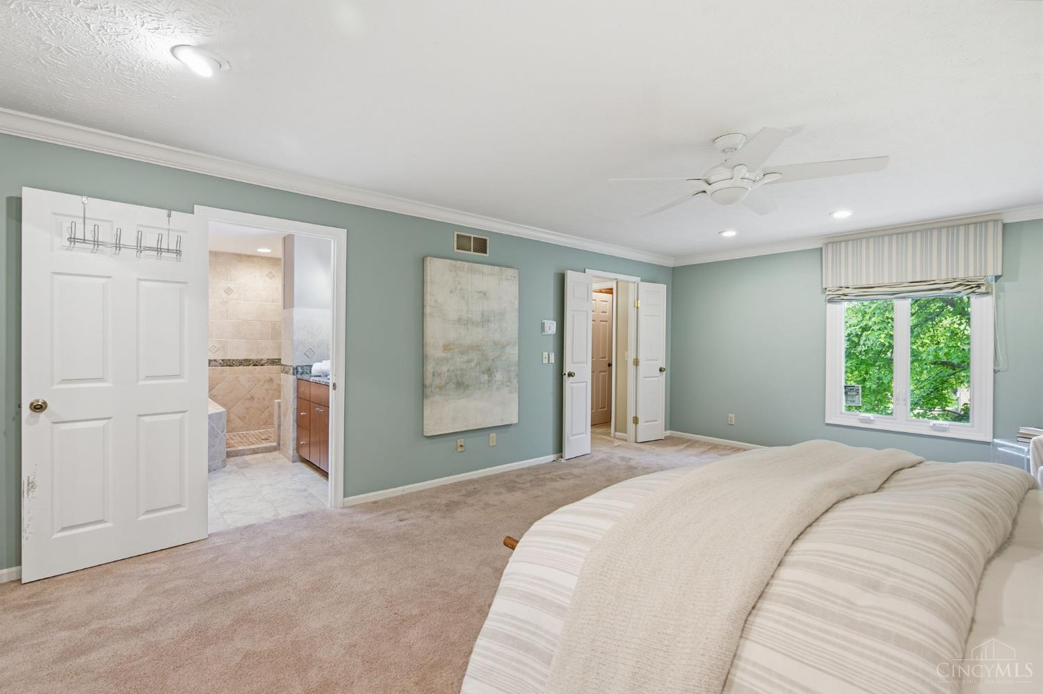 9486 Oakhurst Court