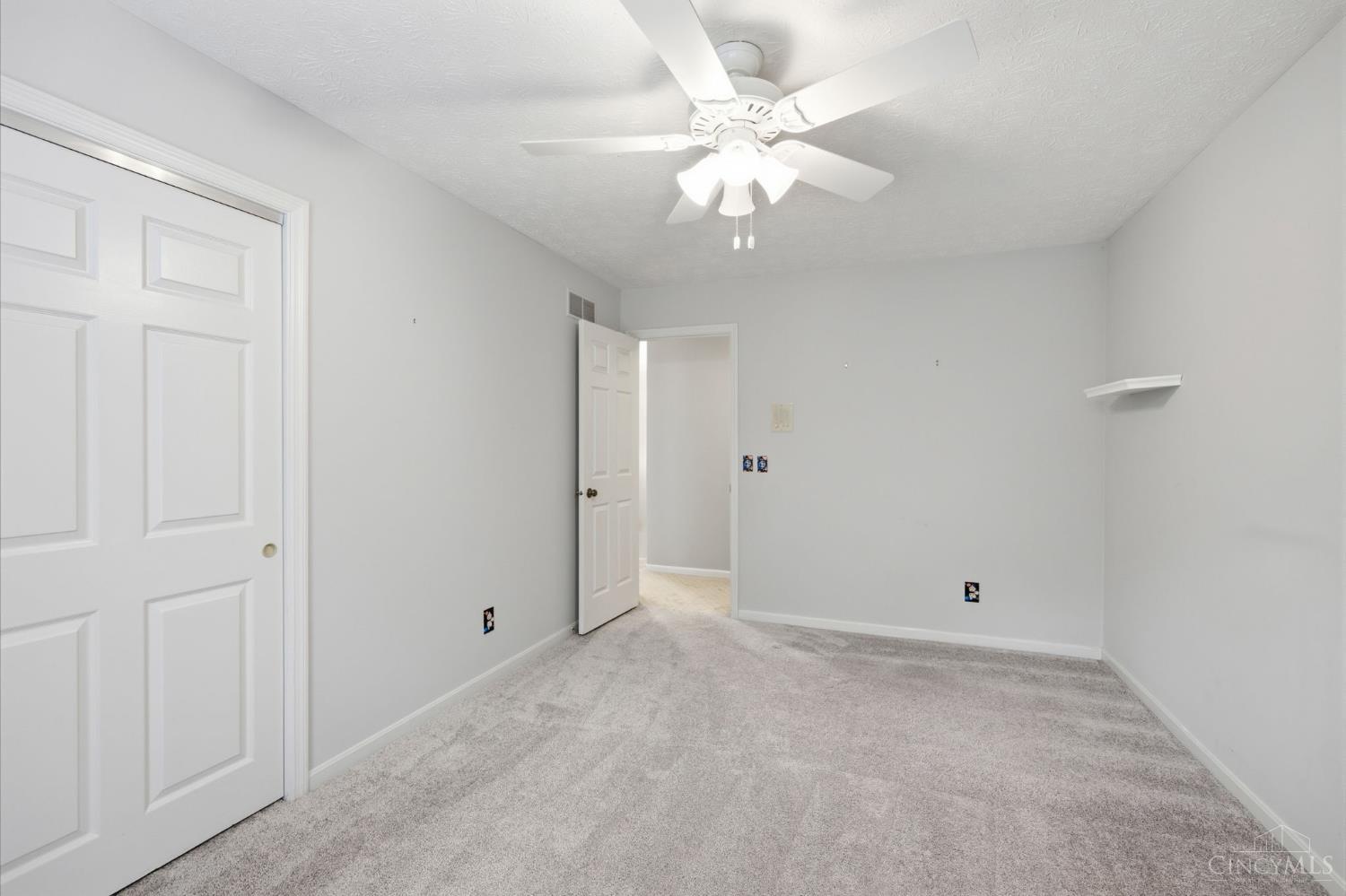 9486 Oakhurst Court