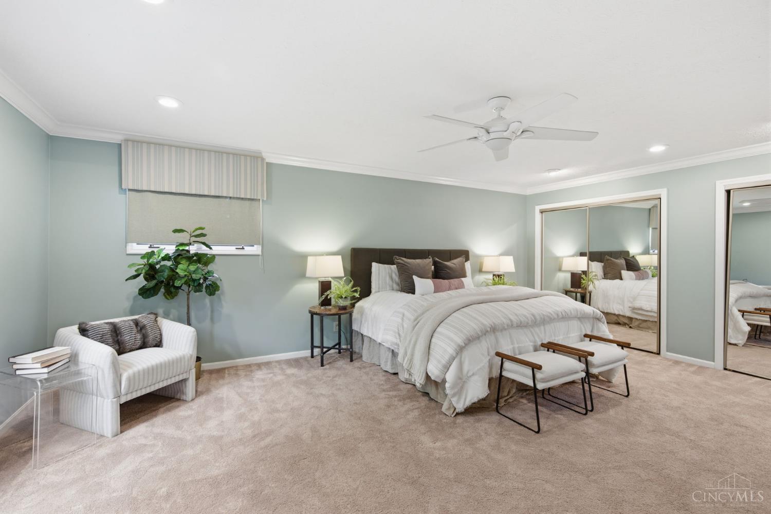 9486 Oakhurst Court