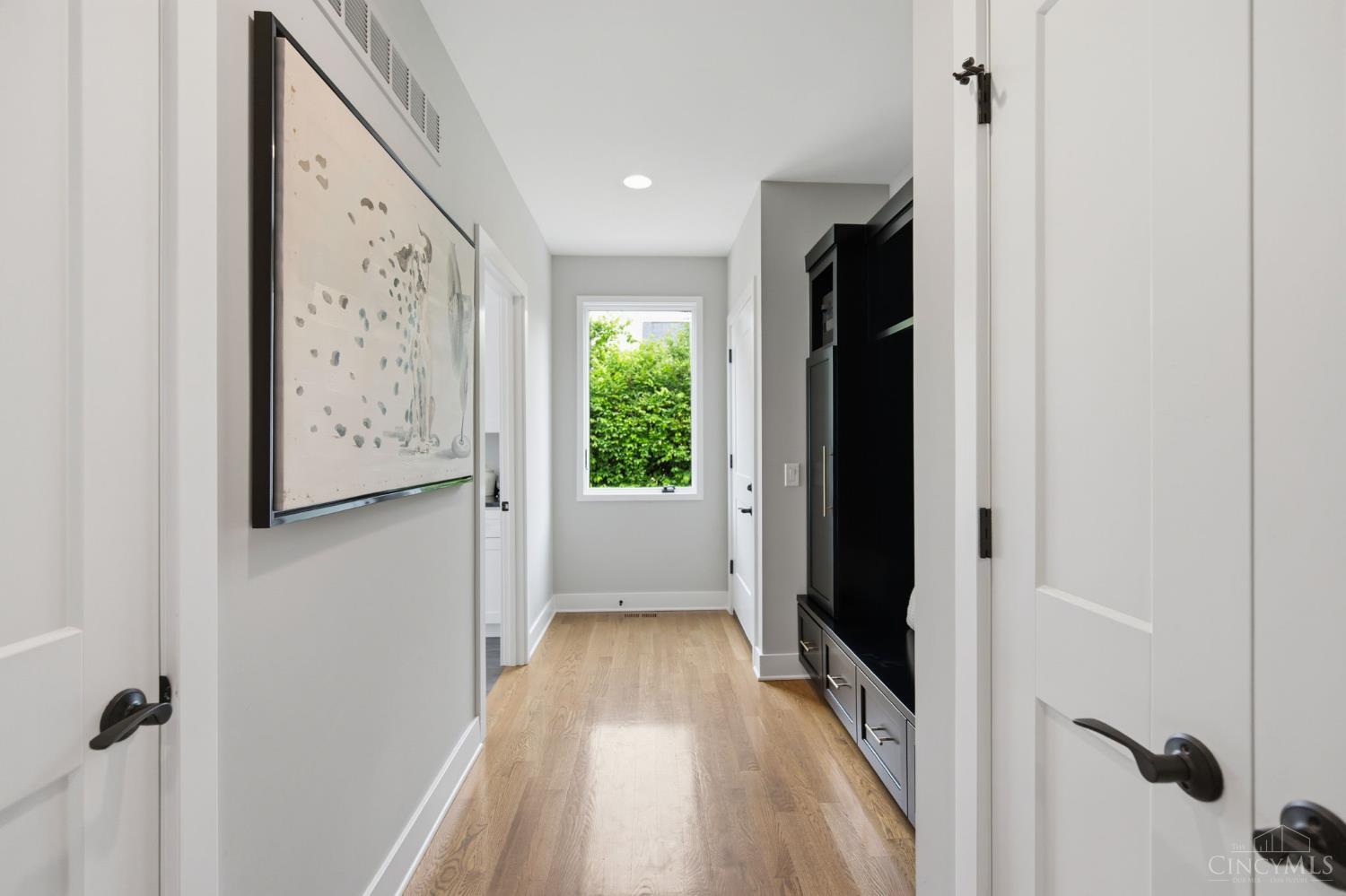 9932 Zig Zag Road