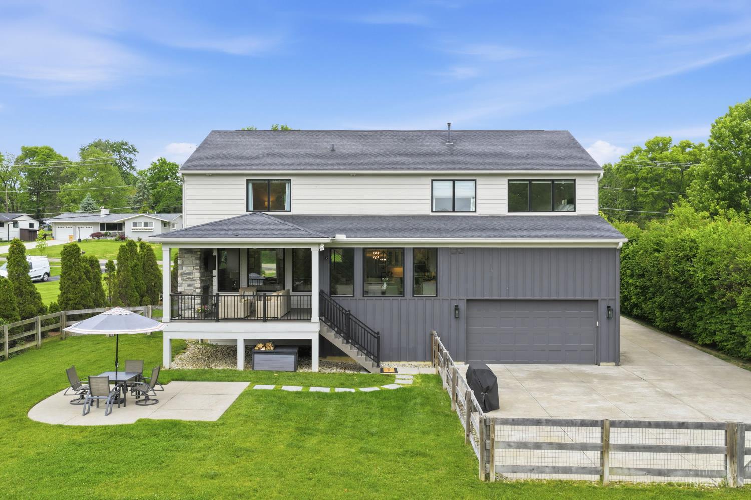 9932 Zig Zag Road