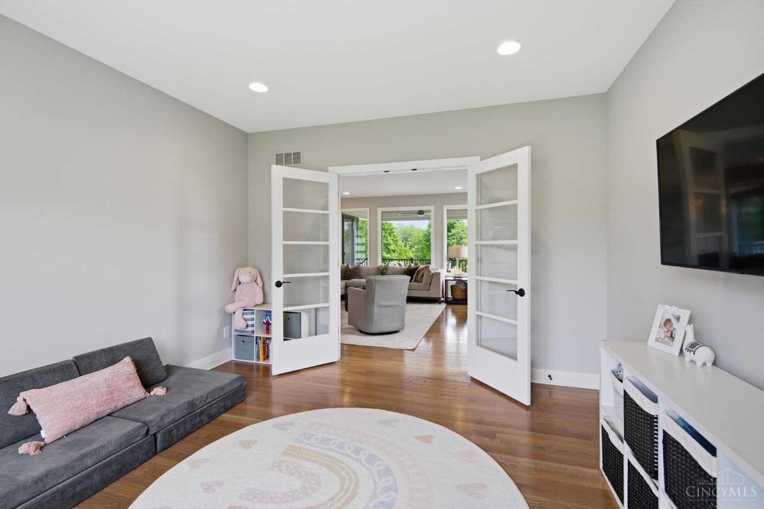 9932 Zig Zag Road