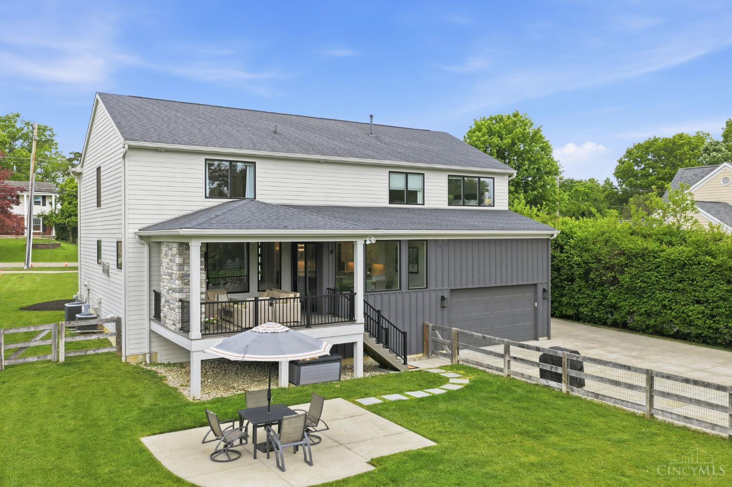 9932 Zig Zag Road