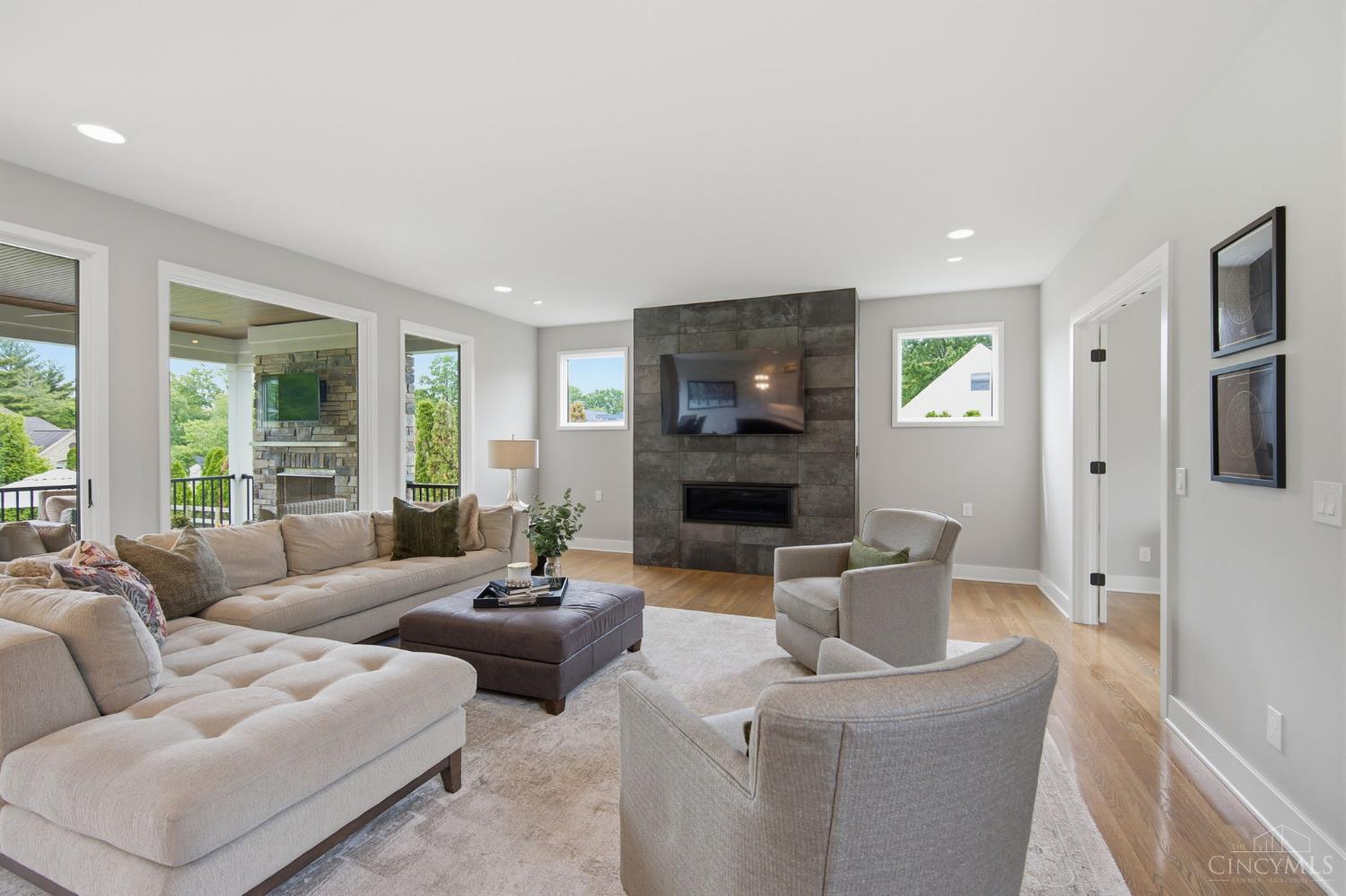 9932 Zig Zag Road