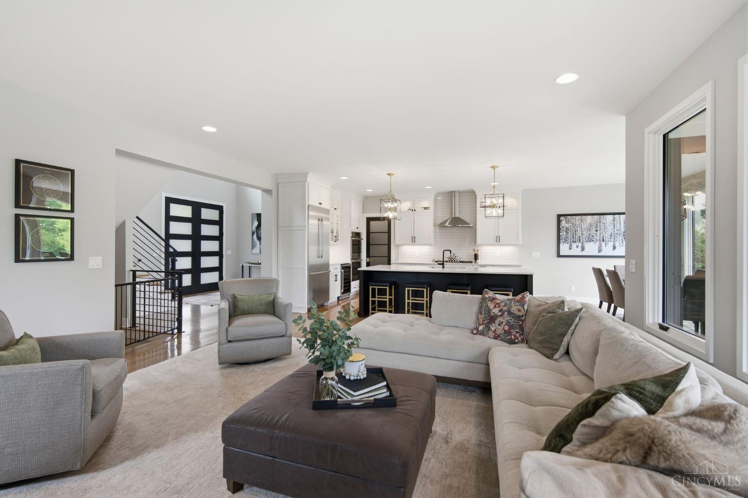 9932 Zig Zag Road
