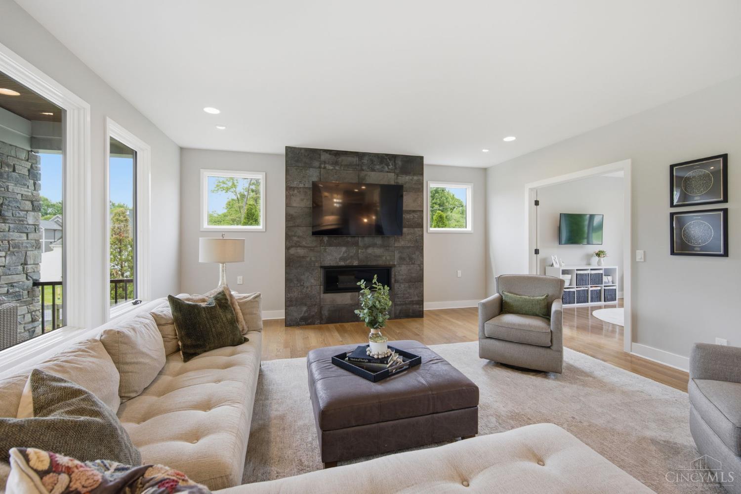 9932 Zig Zag Road