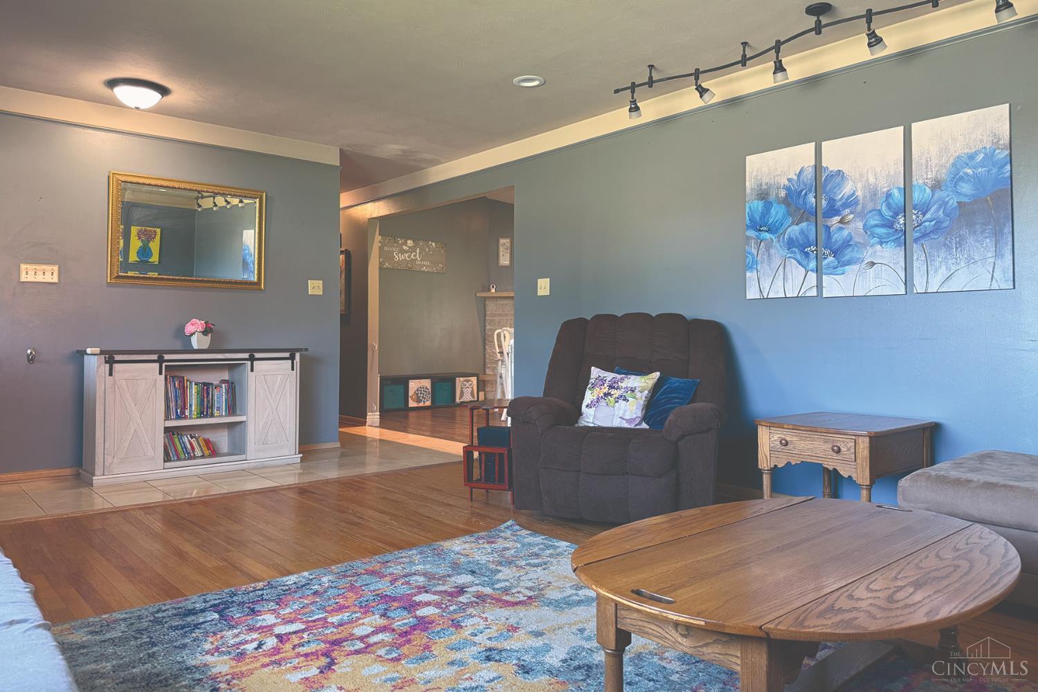 3897 Robinhill Drive