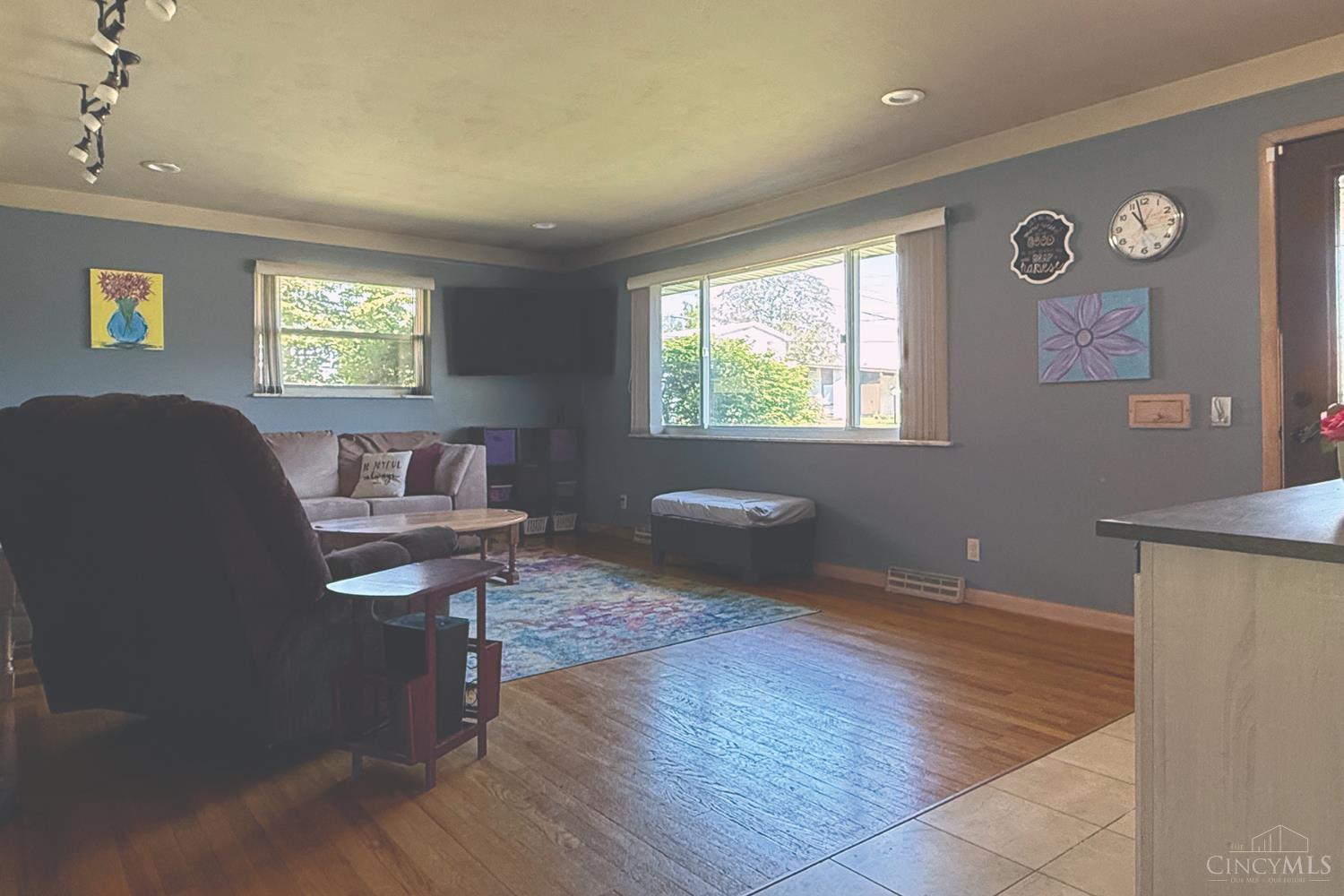 3897 Robinhill Drive