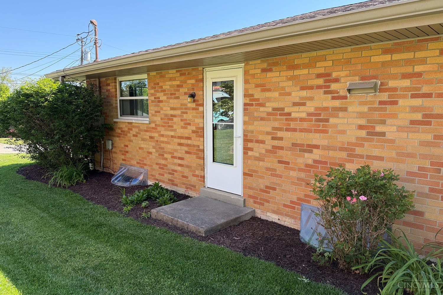 3897 Robinhill Drive