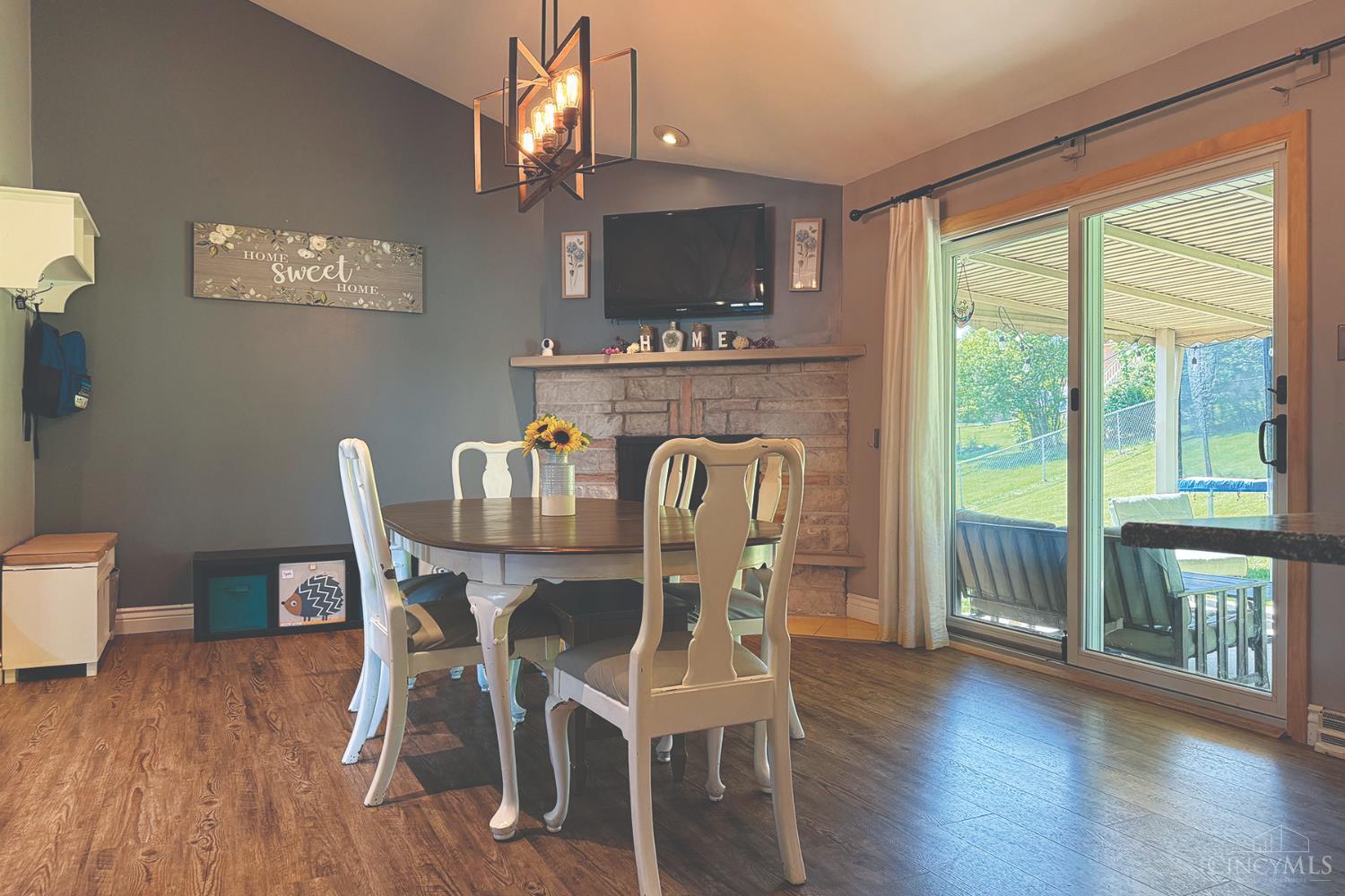 3897 Robinhill Drive