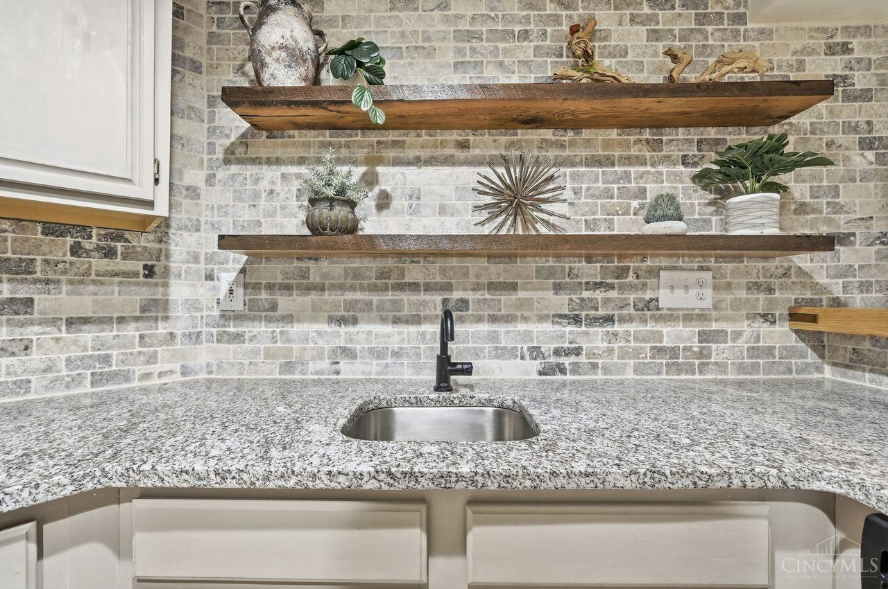 8623 Old Stone Court