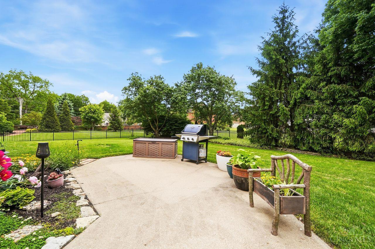 8623 Old Stone Court